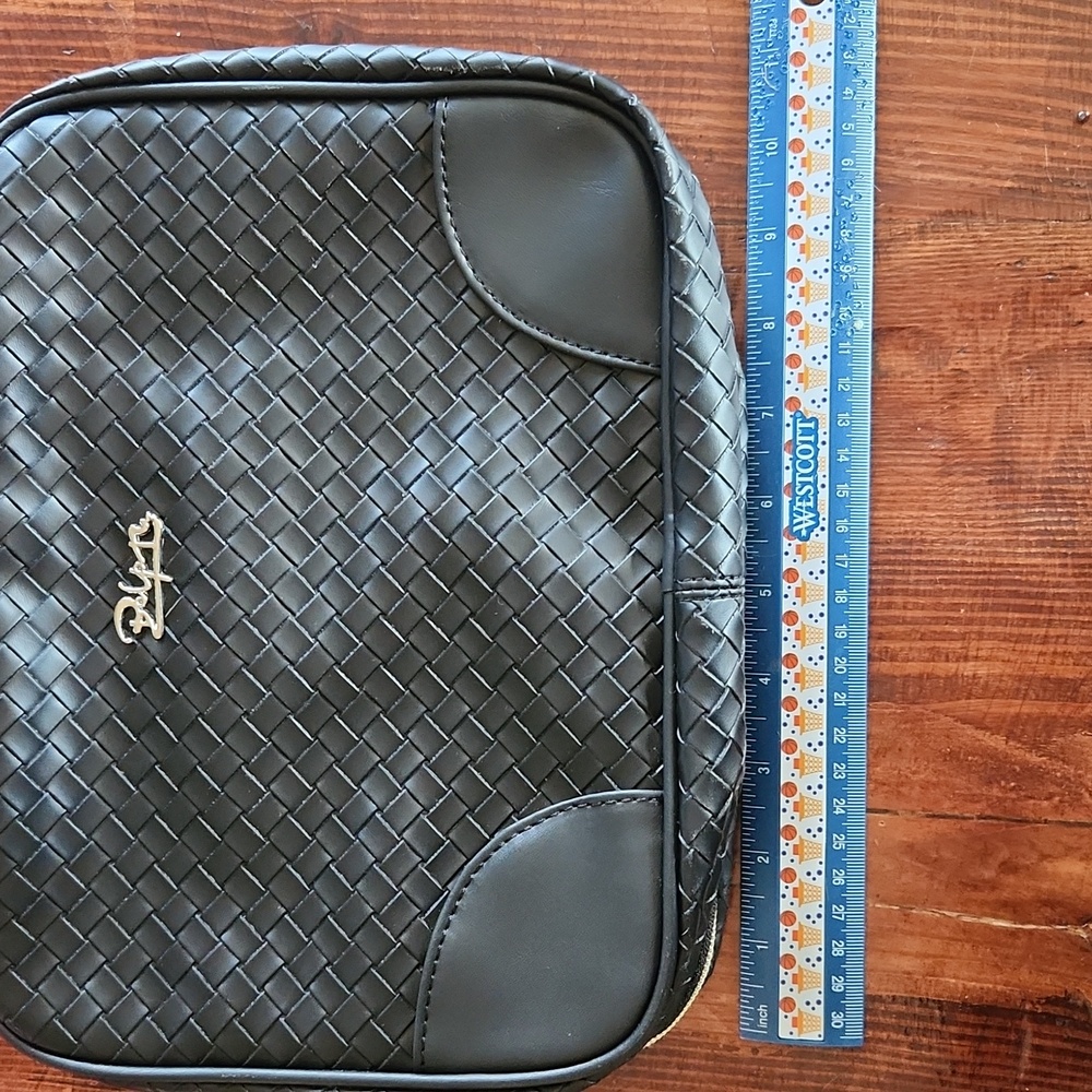 Boyatu Black Make up travel Bag โ NWT โ Woven Leather โ Silver Hardware โ Classy - Picture 12 of 15
